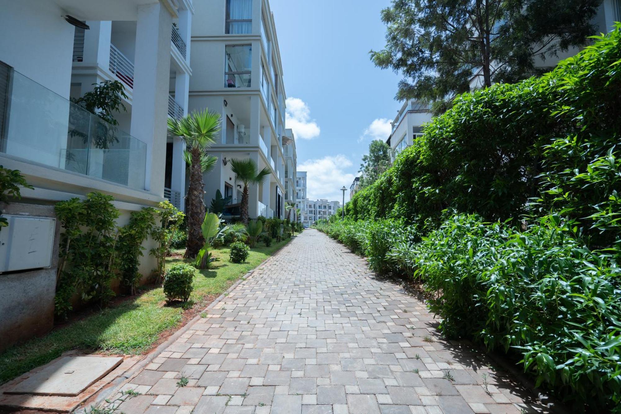 Apartment Charming Flat With Pool View Fast Wi-fi